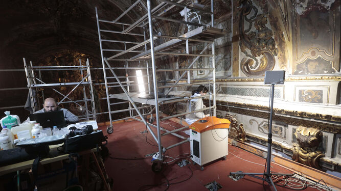 Trabajos de restauración de las pinturas de la Capillita de San José.
