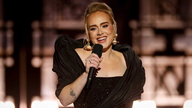 La cantante Adele en su último recital, que ofrece hoy TVE