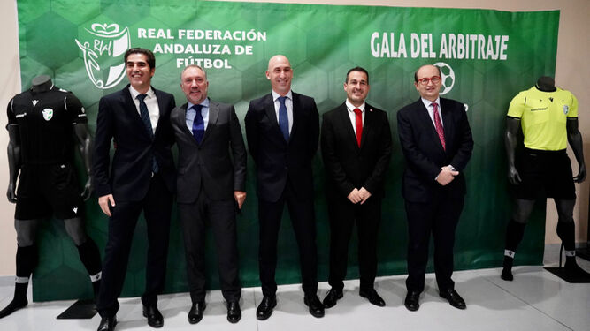 José Castro, junto a Ángel Haro, Luis Medina Cantalejo, Luis Rubiales y Pablo Lozano.