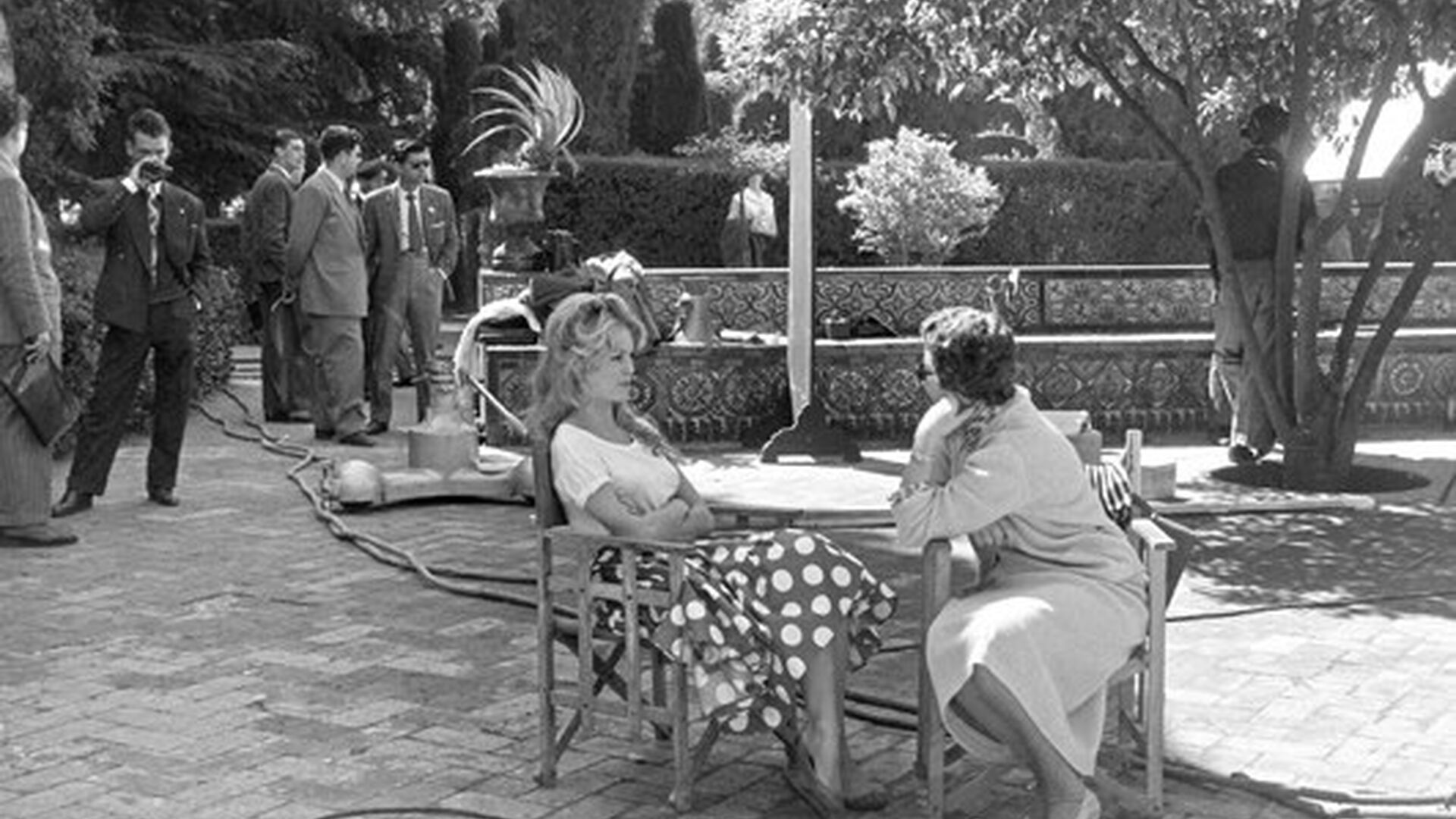La actriz francesa Brigitte Bardot durante el rodaje de la pel&iacute;cula La femme et le pantin en el Alc&aacute;zar en 1958.
