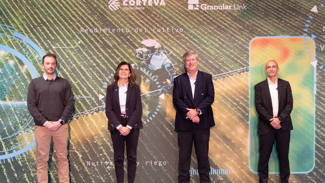 Foto de familia en el lanzamiento de la apuesta digital de Corteva en España.