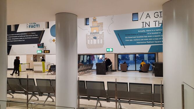 El aeropuerto estrena las cuatro primeras puertas de embarque del nuevo edificio.