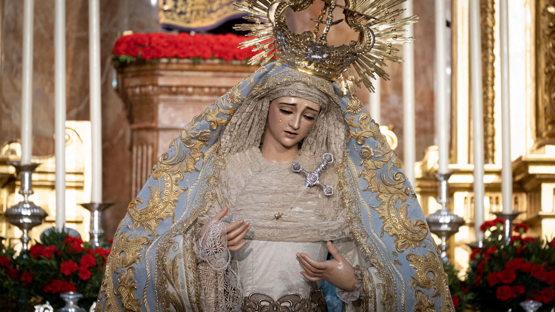 La Virgen del Mayor Dolor y Traspaso tras su restauraci&oacute;n, en im&aacute;genes