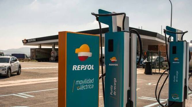 Punto de recarga para vehículos eléctricos de Repsol.