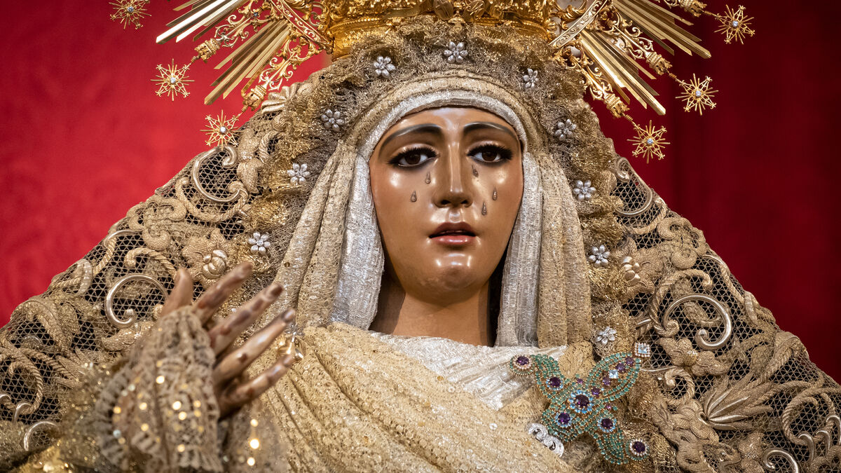 Sevilla Virgen Esperanza de Triana 
