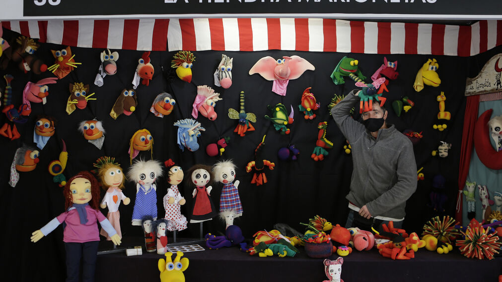 Feria de Artesan&iacute;a Creativa en Plaza Nueva