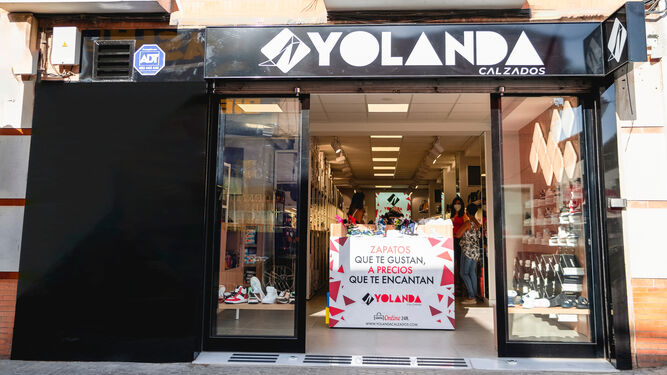 La cadena de zapaterías Yolanda Calzados renueva su imagen y abre una nueva tienda en Camas