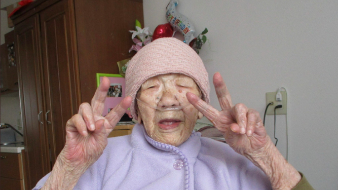 Kane Tanaka, la persona más anciana del mundo.