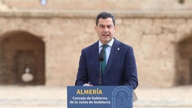 Moreno tras la reunión del Consejo de Gobierno de la Junta de Andalucía, en Almería.