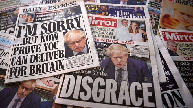 Varias portadas dedicadas al escándalo de las fiestas de Downing Street.