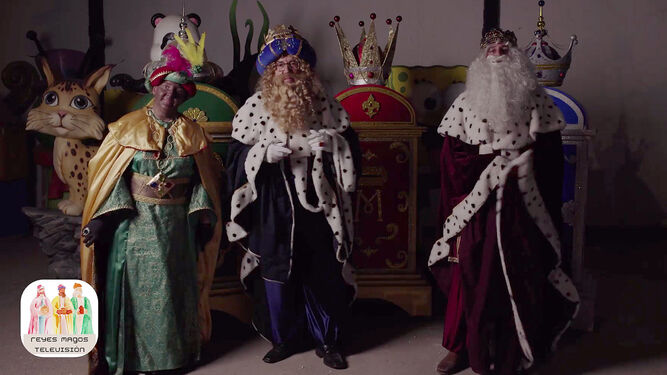 Los Reyes Magos anuncian su llegada a la Puebla de Cazalla.