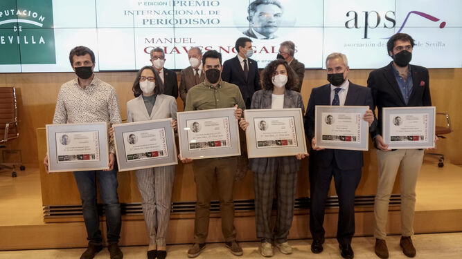Los galardonados en la primera edición de los Premios de Periodismo Manuel Chaves Nogales.