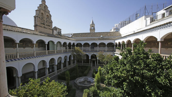 El claustro del monasterio de Santa Inés de Sevilla.