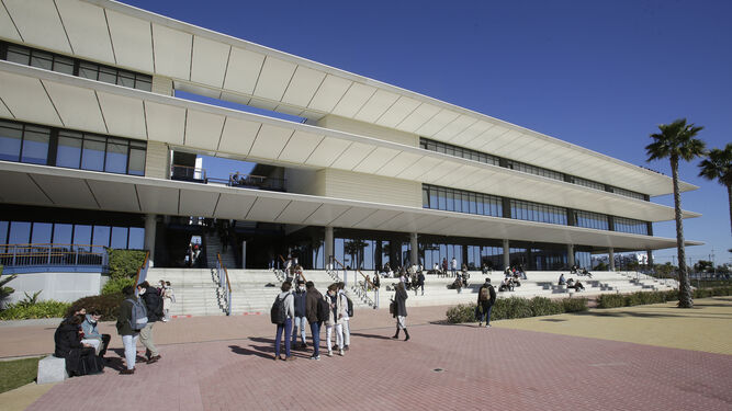 Imagen general de la sede de la Universidad Loyola en el campus de Dos Hermanas.