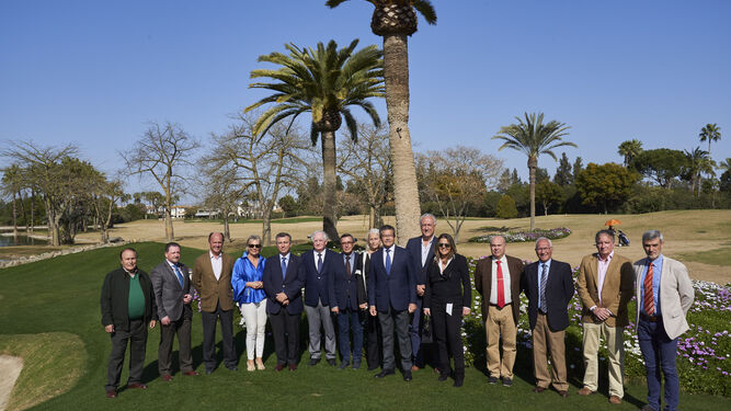 Integrantes del Foro FISE en el Real Club Sevilla Golf.