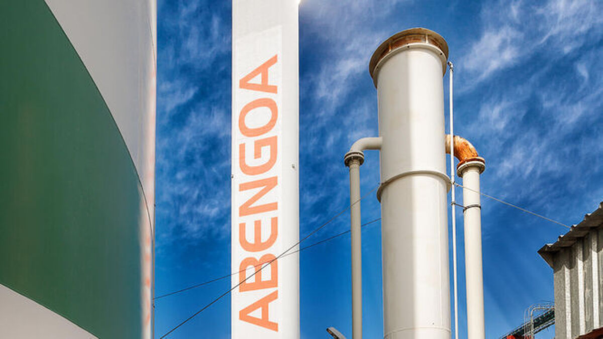 Planta termosolar construida por Abengoa en Sevilla.