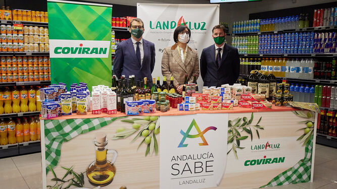 Stand de la campaña "Andalucía sabe" desarrollada por Landaluz y Covirán.