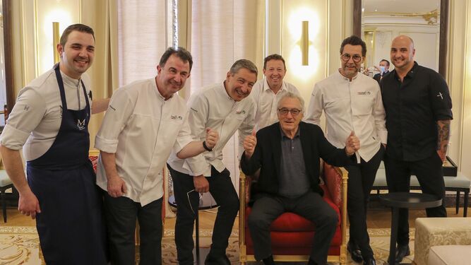 Robert de Niro junto a los cinco chefs