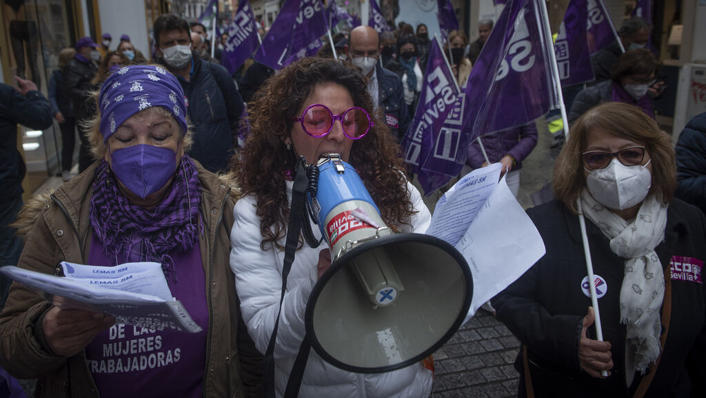 8M en Sevilla: la manifestaci&oacute;n por el D&iacute;a de la Mujer, en im&aacute;genes
