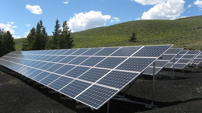 Las subvenciones para placas solares que se pueden obtener en Andalucía son principalmente las bonificaciones del IBI y del ICIO.
