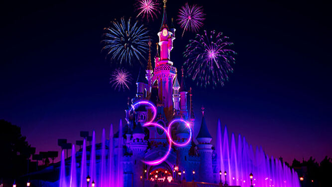 Espectáculo del 30 aniversario en el Castillo de la Bella Durmiente de Disneyland.