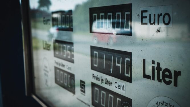 El precio de la gasolina sin plomo se ha disparado en los últimos días.