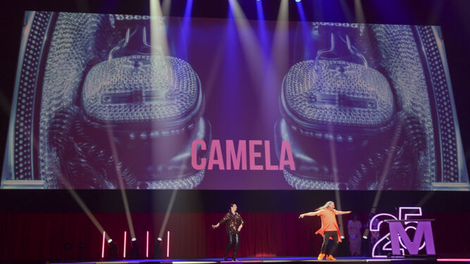 Camela despidieron la gala de inauguración con 'Lágrimas de amor'.