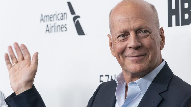 Bruce Willis se retira tras ser diagnosticado de afasia