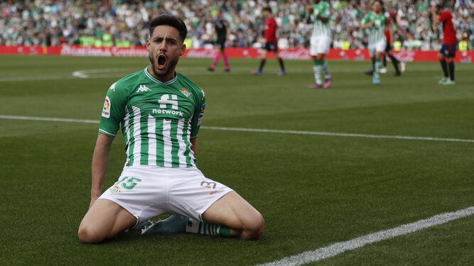 Álex Moreno celebra un gol en esta temporada.