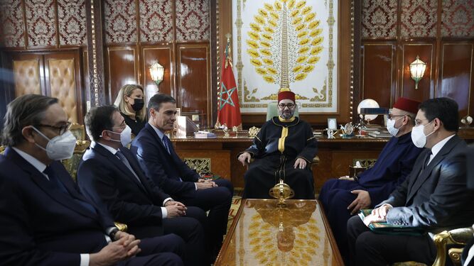 Pedro Sánchez reunido con  el rey Mohamed VI