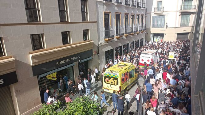 Un hombre sufre un infarto en la calle Rioja