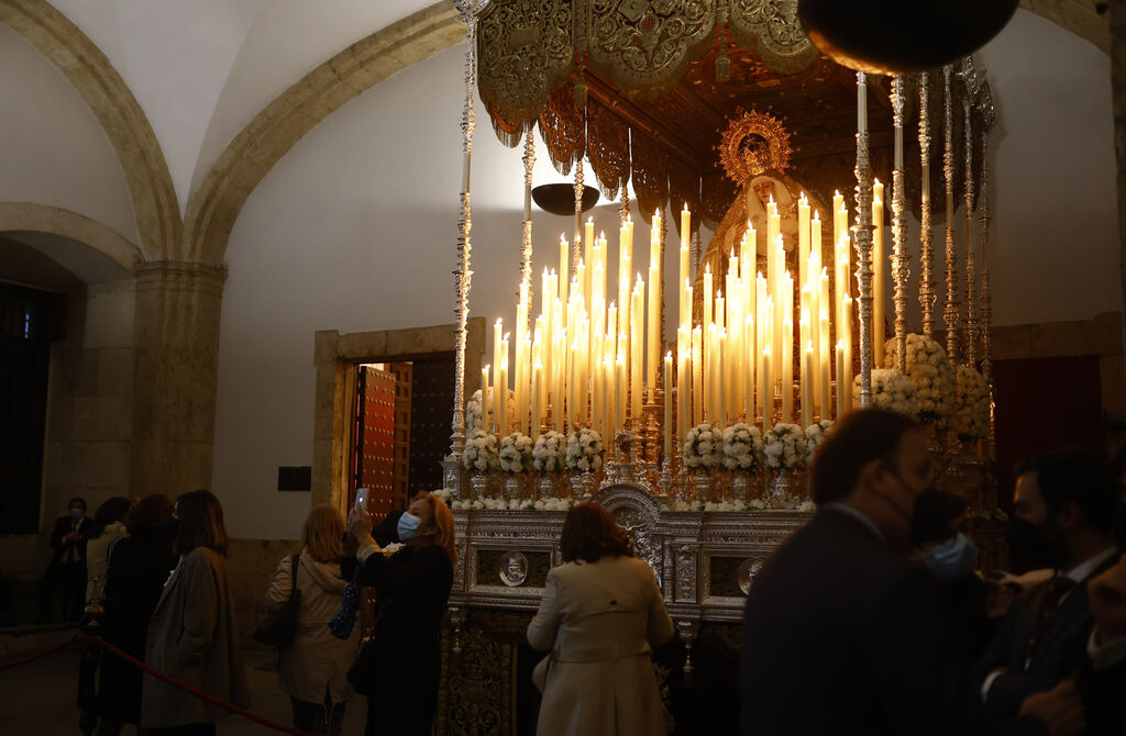 Fotos de Los Estudiantes el Martes Santo en la Semana Santa de Sevilla