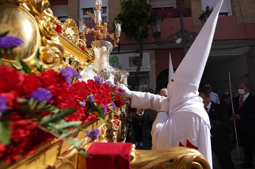 Domingo de Pascua en San Fernando, las im&aacute;genes de la hermandad de la Resurrecci&oacute;n