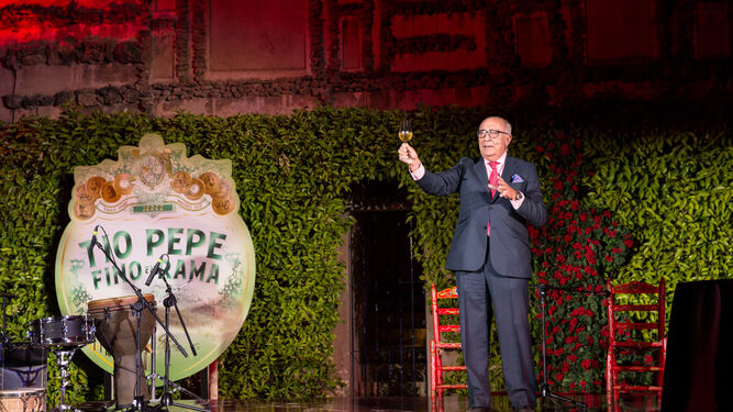 El enólogo Antonio Flores en la presentación del fino Tío Pepe en Rama en el Alcázar de Sevilla.