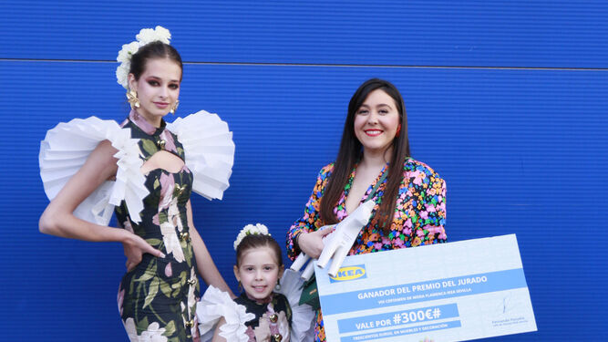 Mariasun Sayago, ganadora del VIII Certamen de Moda Flamenca de Ikea y la Escuela Sevilla de Moda.