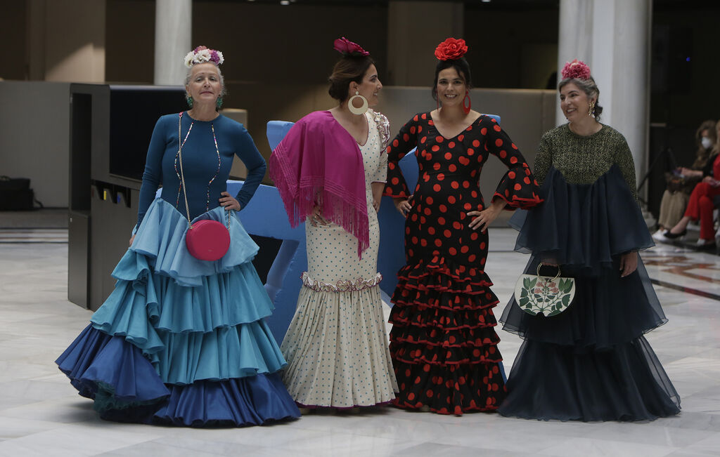 Desfile moda flamenca en las v&iacute;speras de la Feria de Abril CaixaBank