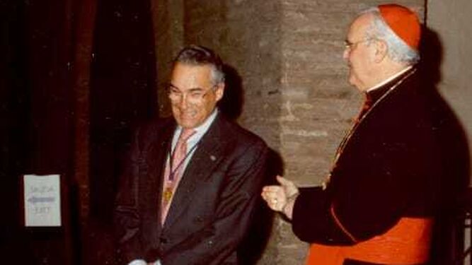 José León-Castro con el cardenal Amigo.