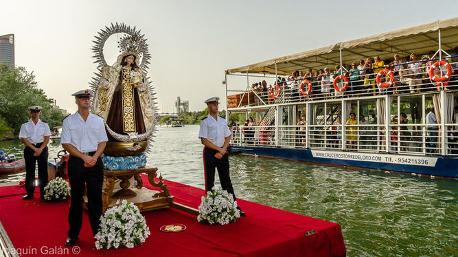 La Virgen del Carmen en su procesión fluvial