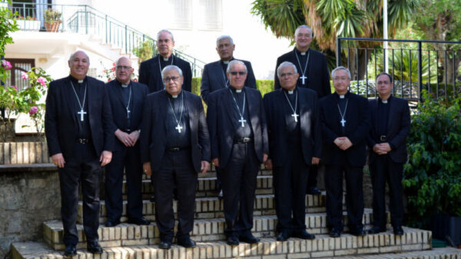 Los obispos del sur durante la reunión.