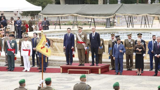 Un momento de la Jura de Bandera 2022 en la Plaza de España de Sevilla.