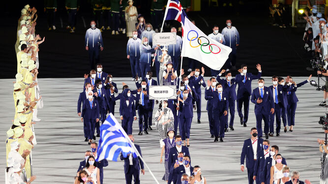 El Equipo Olímpico de Refugiados, en la ceremonia de inauguración de Tokio 2020.
