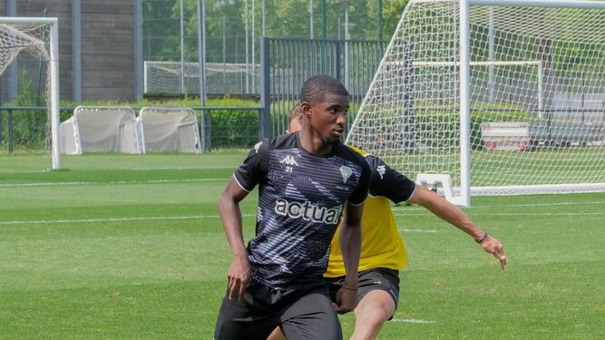 Mohamed-Ali Cho, en un entrenamiento del Angers.