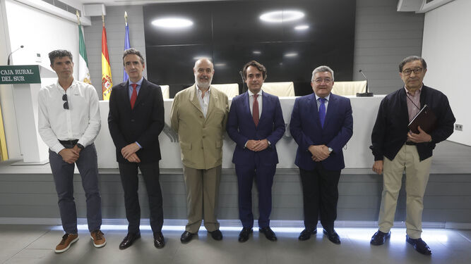 Antonio Bizcocho, Enrique Catalina, Abraham Carrascosa, Mario Muñoz-Atanet, Juan Aguilera y Vicente Sales, este jueves..