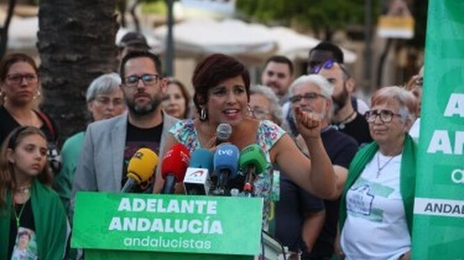 Teresa Rodríguez, interviniendo ayer por la tarde en el acto de Adelante Andalucía en Jerez.