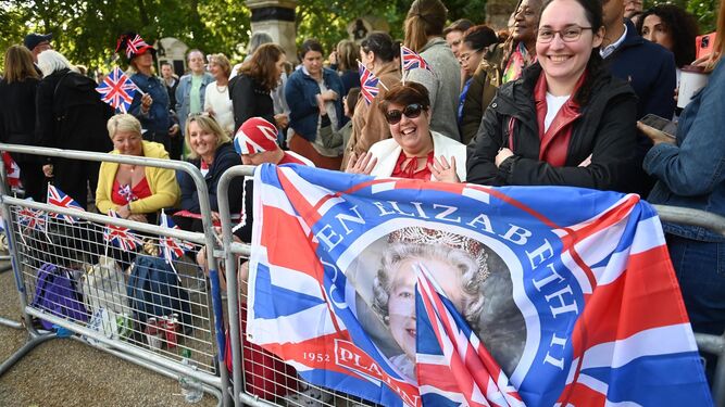 Británicos celebran el Jubileo de Isabel II en Londres.