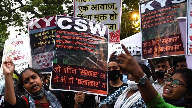 Protesta en Nueva Delhi por la violación en grupo de una joven india