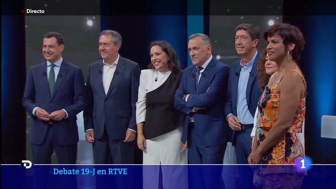Los participantes y moderadores del debate electoral de este lunes en TVE
