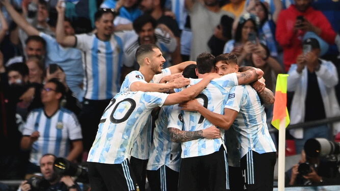 Guido celebra un gol de Argentina ante Italia en Wembley.