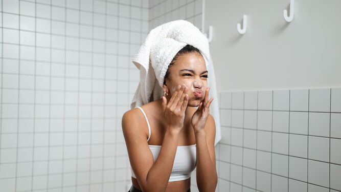 Gel + cepillo, la combinación que necesitas para mantener tu rostro limpio