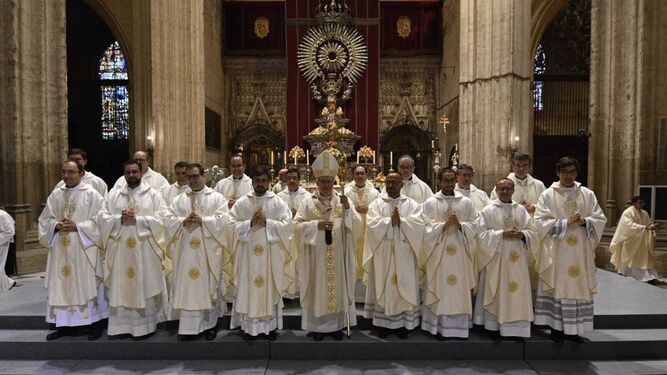 La ordenación de nuevos sacerdotes en la Catedral de Sevilla